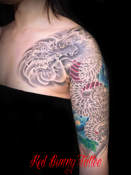 刺青　龍　女性